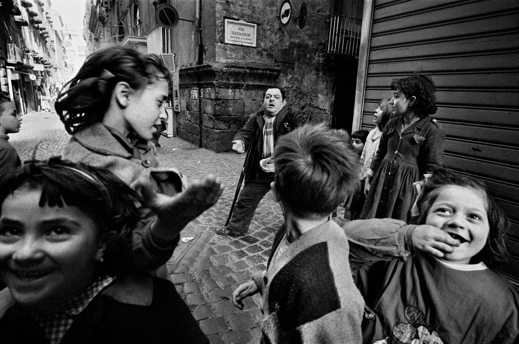 The Italians by Bruno Barbey • Magnum Photos
