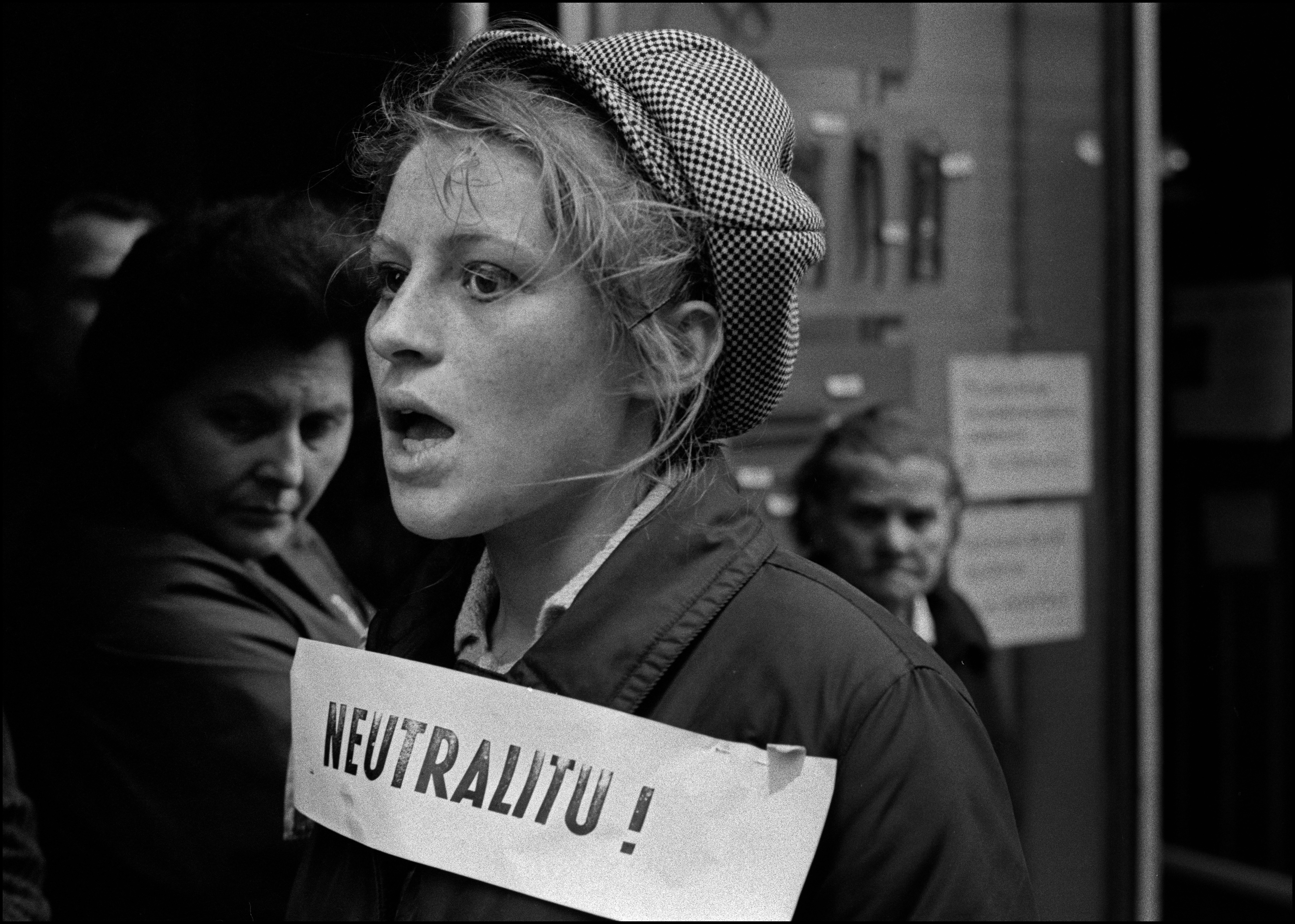 Советские солдаты в праге 1968. Ээф мэи выпускники 1941 года-. Каролин де бендерн. Советская молодежь 1960. Дева 1968 года.